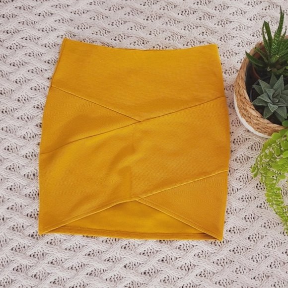 Mustard Knit Ribbed Hi-low Mini Skirt- S- NWOT - Picture 1 of 12